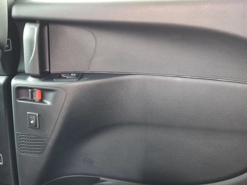 New 2027 Chrysler Pacifica Limited w/ Family Tech Group FWD image 31