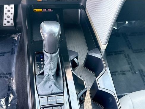 Used 2025 Toyota Camry SE w/ Convenience Package FWD image 17