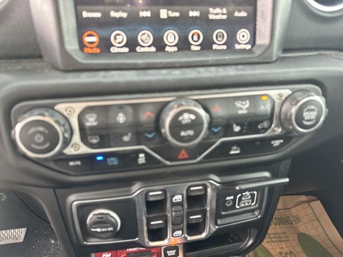 Used 2023 Jeep Wrangler Unlimited Rubicon 4xe w/ Cold Weather Group AWD/4WD image 26