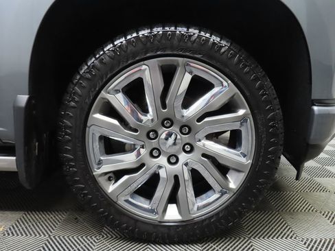 Used 2019 Chevrolet Silverado 1500 High Country w/ High Country Premium Package AWD/4WD image 10