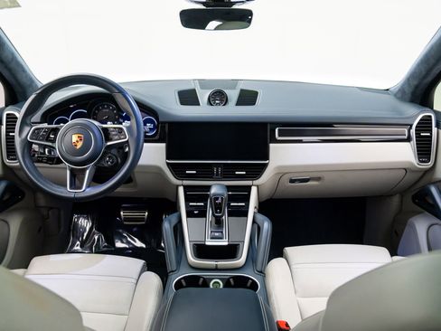 Used 2021 Porsche Cayenne GTS AWD/4WD image 11