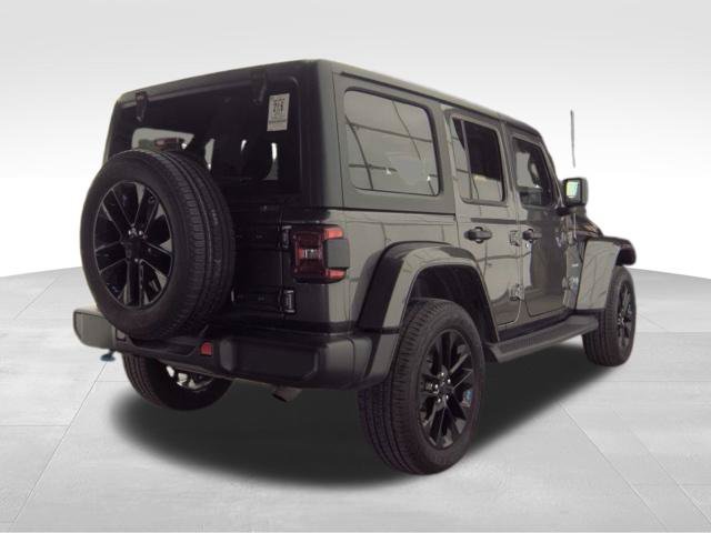 Used 2022 Jeep Wrangler Unlimited Sahara w/ Cold Weather Group AWD/4WD image 5