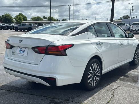 Used 2025 Nissan Altima 2.5 SV FWD image 5