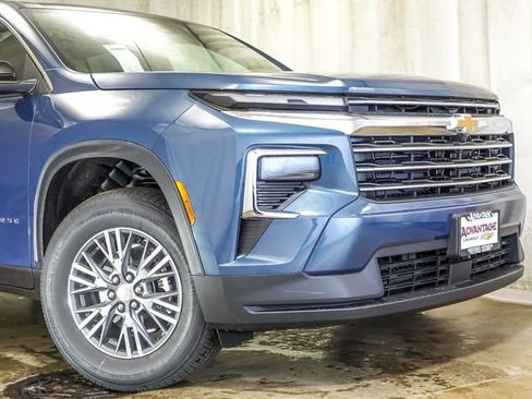 New 2026 Chevrolet Traverse LT w/ LPO, Floor Liner Package FWD image 3