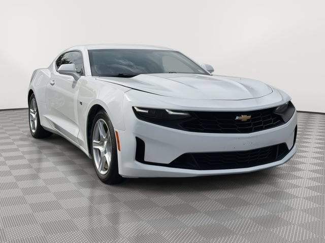 Used 2023 Chevrolet Camaro LT RWD image 4