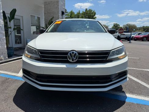 Used 2016 Volkswagen Jetta SE image 4