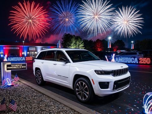 Used 2021 Jeep Grand Cherokee L Overland w/ Luxury Tech Group IV AWD/4WD image 1