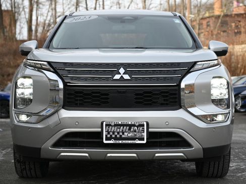 Used 2023 Mitsubishi Outlander SE image 9