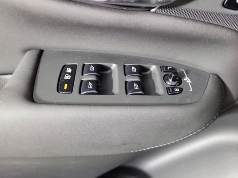 Used 2025 Volvo XC90 B6 Plus AWD/4WD image 18
