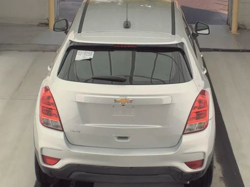 Used 2020 Chevrolet Trax LS FWD image 5