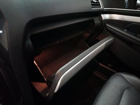 Used 2016 Ford Explorer XLT w/ Equipment Group 202A image 33