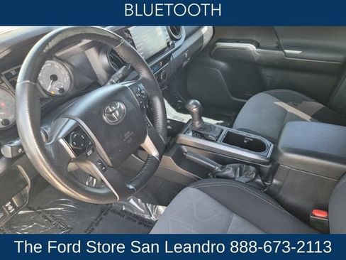 Used 2018 Toyota Tacoma TRD Off-Road w/ Technology Package AWD/4WD image 6