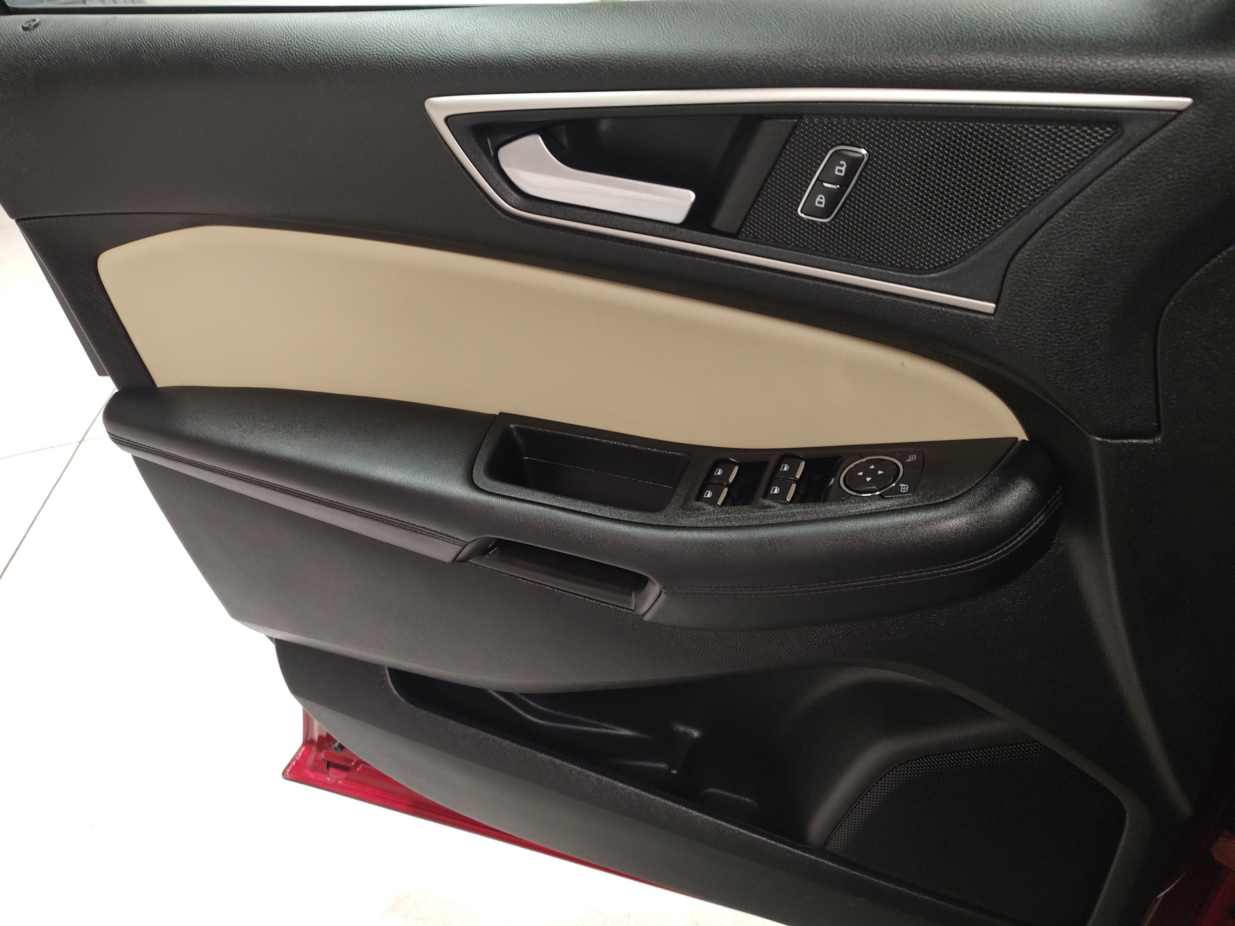 Used 2021 Ford Edge SEL w/ Convenience Package FWD image 9