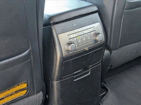 Used 2013 Toyota Highlander SE image 15