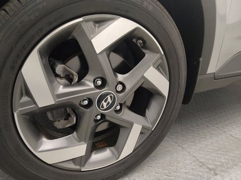 Used 2024 Hyundai Venue SEL FWD image 31
