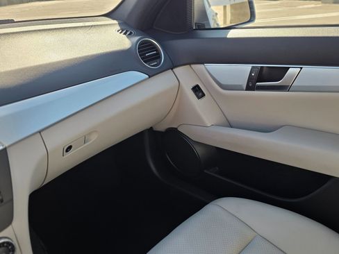 Used 2014 Mercedes-Benz C 250 Sport image 34