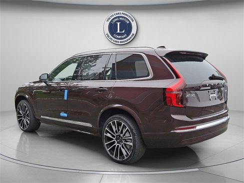 New 2025 Volvo XC90 B5 Plus w/ Protection Package Premier image 5