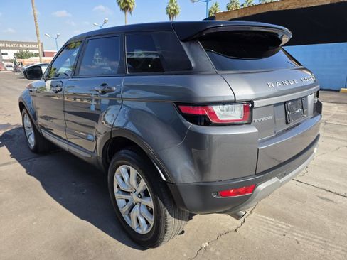 Used 2019 Land Rover Range Rover Evoque SE image 5
