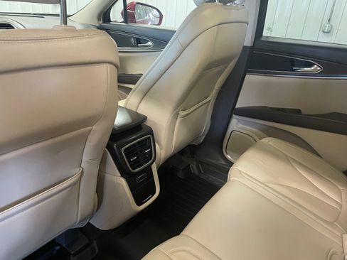 Used 2016 Lincoln MKX Select w/ Climate Package image 25