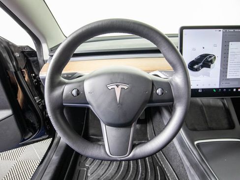 Used 2023 Tesla Model 3 Standard Range RWD image 19
