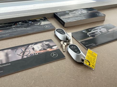 Used 2023 Mercedes-Benz GLC 300 4MATIC image 16