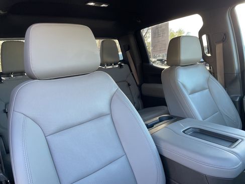 Used 2021 GMC Sierra 1500 SLT image 32