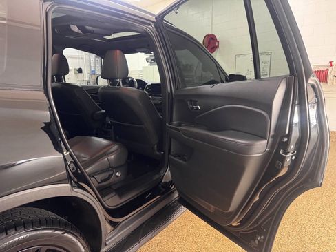 Used 2019 Honda Pilot Elite image 9