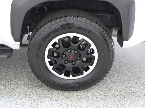 Used 2025 Toyota 4Runner TRD Off-Road Premium w/ Tow Technology Package AWD/4WD image 10