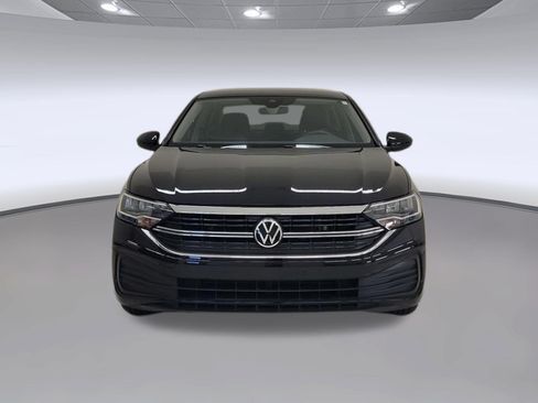 Used 2024 Volkswagen Jetta SE w/ Panoramic Sunroof Package FWD image 4