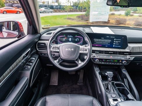 Used 2023 Kia Telluride EX w/ EX Captain's Chair Package image 24