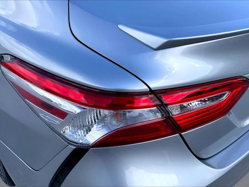 Used 2019 Toyota Camry SE FWD image 26
