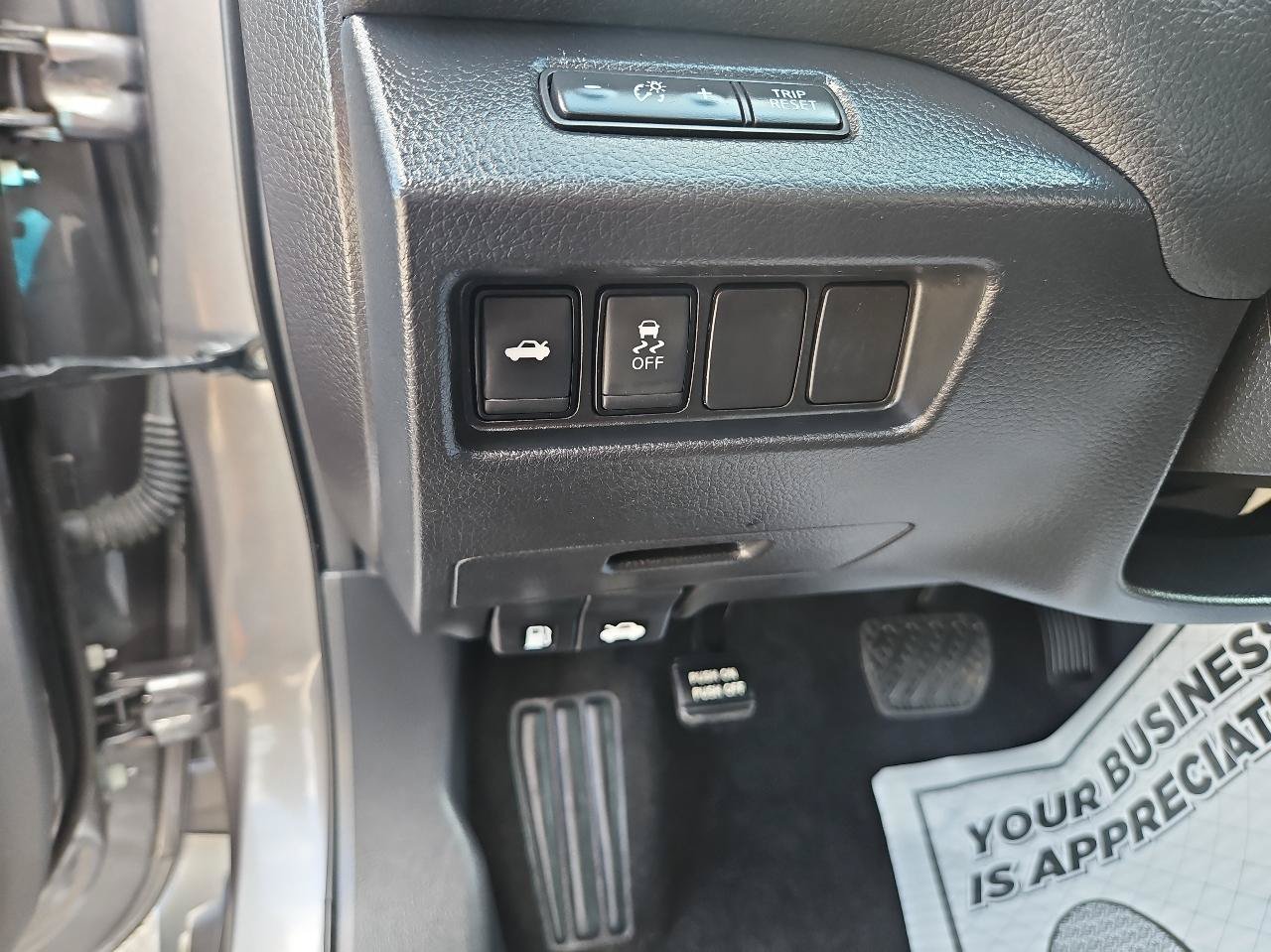 Used 2017 Nissan Altima 2.5 SR FWD image 24