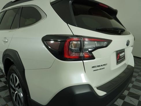Certified 2025 Subaru Outback Premium image 12