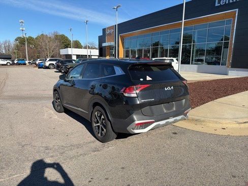 Used 2023 Kia Sportage EX image 3