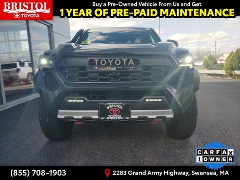 Used 2025 Toyota Tacoma Trailhunter image 39