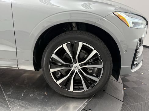 Certified 2024 Volvo XC60 B5 Plus AWD/4WD image 10
