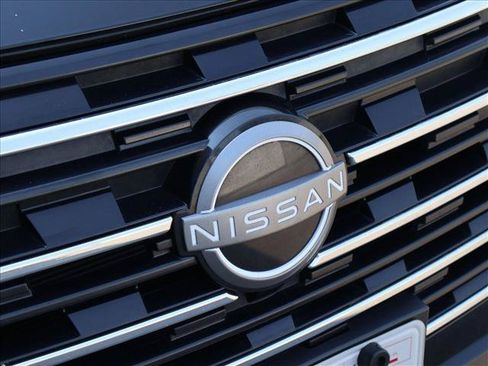 Used 2024 Nissan Rogue SV FWD image 30