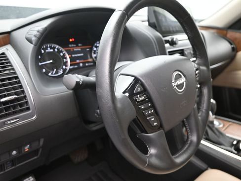 Used 2024 Nissan Armada SL w/ Captain's Chairs Package RWD image 12