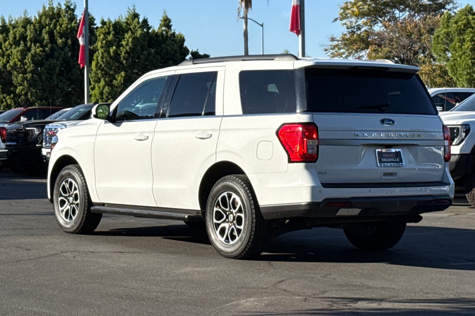 Used 2024 Ford Expedition XLT AWD/4WD image 7