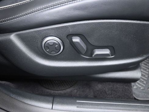 Used 2022 Genesis GV70 3.5T Sport w/ Sport Prestige Package image 12