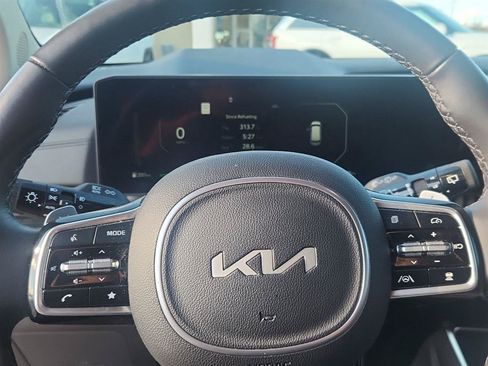 Used 2025 Kia Carnival SX Prestige FWD image 20