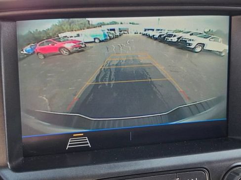 Used 2022 Chevrolet Colorado LT w/ Fleet Safety Package RWD image 28