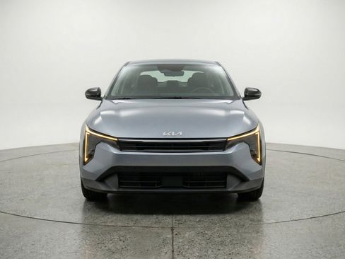Used 2025 Kia K4 LXS image 2