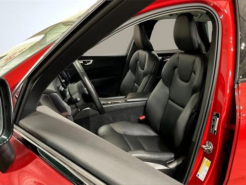Certified 2024 Volvo XC60 B5 Core image 25