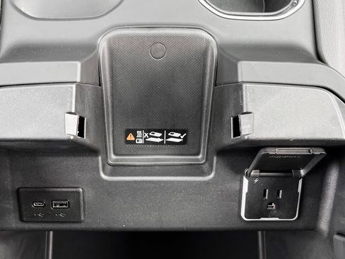 Used 2025 GMC Sierra 2500 Denali image 26