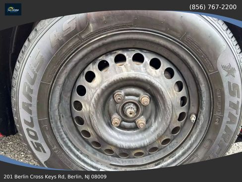 Used 2015 Nissan Versa Note SV image 28