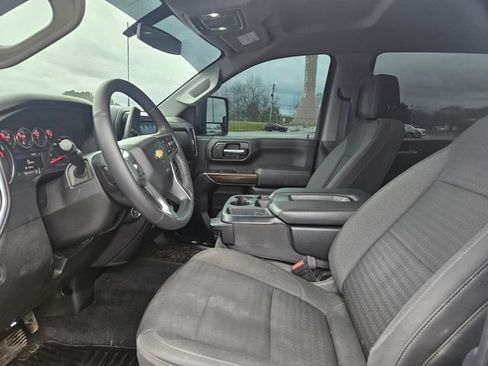 Used 2022 Chevrolet Silverado 2500 LT w/ Convenience Package image 9