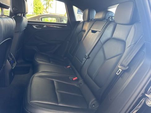 Used 2023 Porsche Macan AWD/4WD image 23