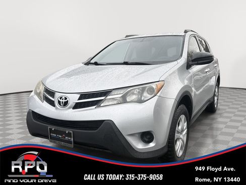 Used 2014 Toyota RAV4 LE image 1