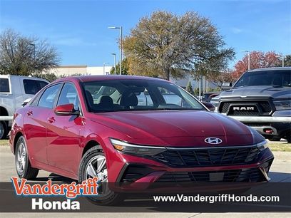 Used 2025 Hyundai Elantra SE